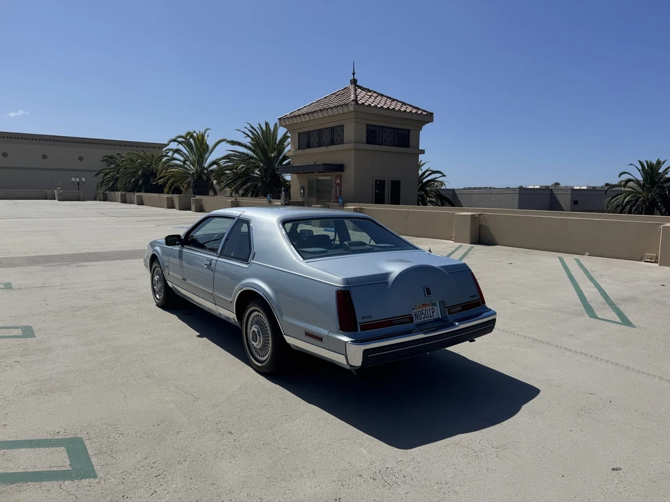 1990 Lincoln Continental Mark VII - Image 11 of 31