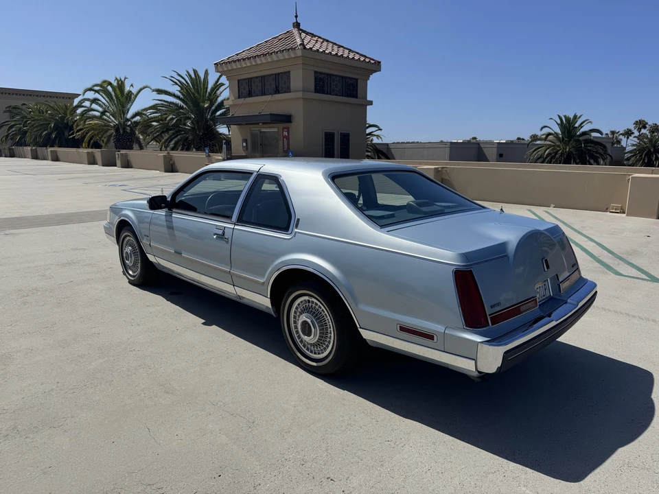 1990 Lincoln Continental Mark VII - Image 10 of 31