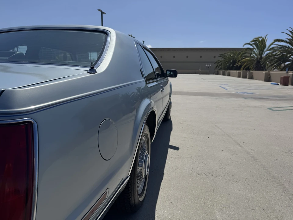 1990 Lincoln Continental Mark VII - Image 31 of 31