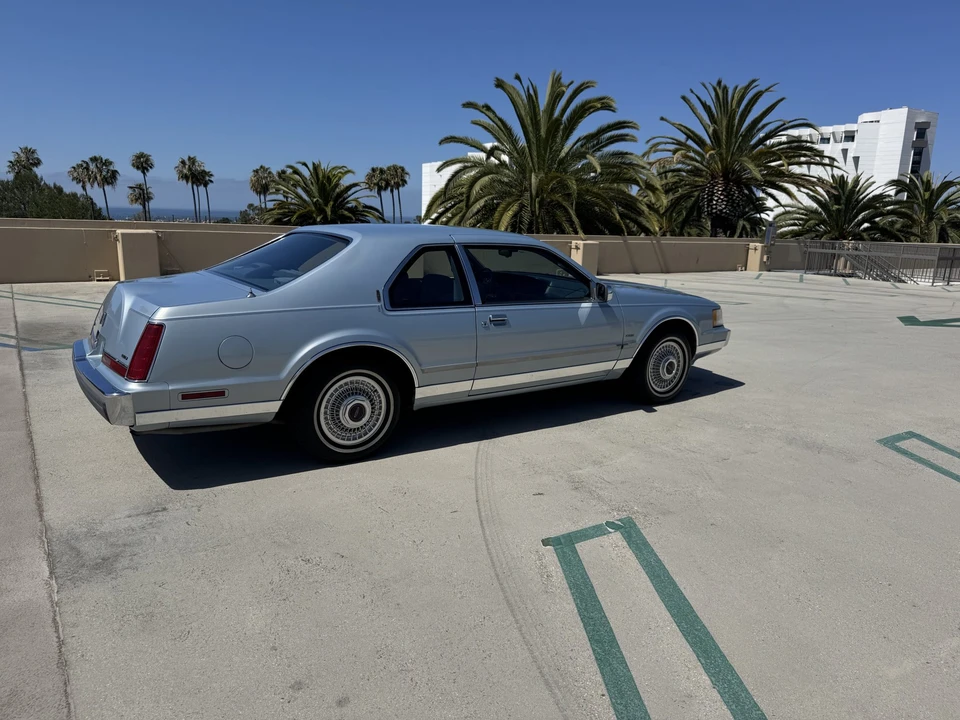 1990 Lincoln Continental Mark VII - Image 15 of 31