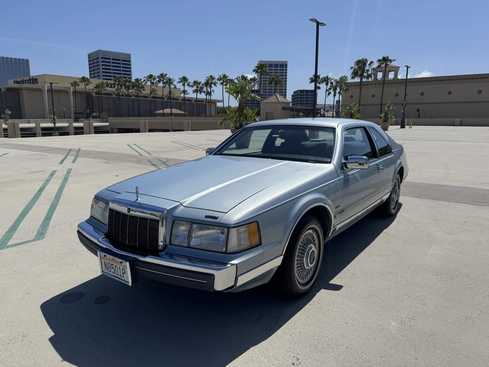 1990 Lincoln Continental Mark VII - Image 4 of 31