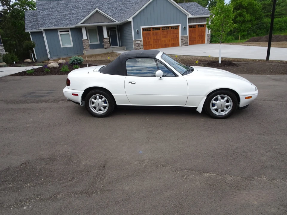 1990 Mazda NA MX-5 Miata - Image 13 of 31