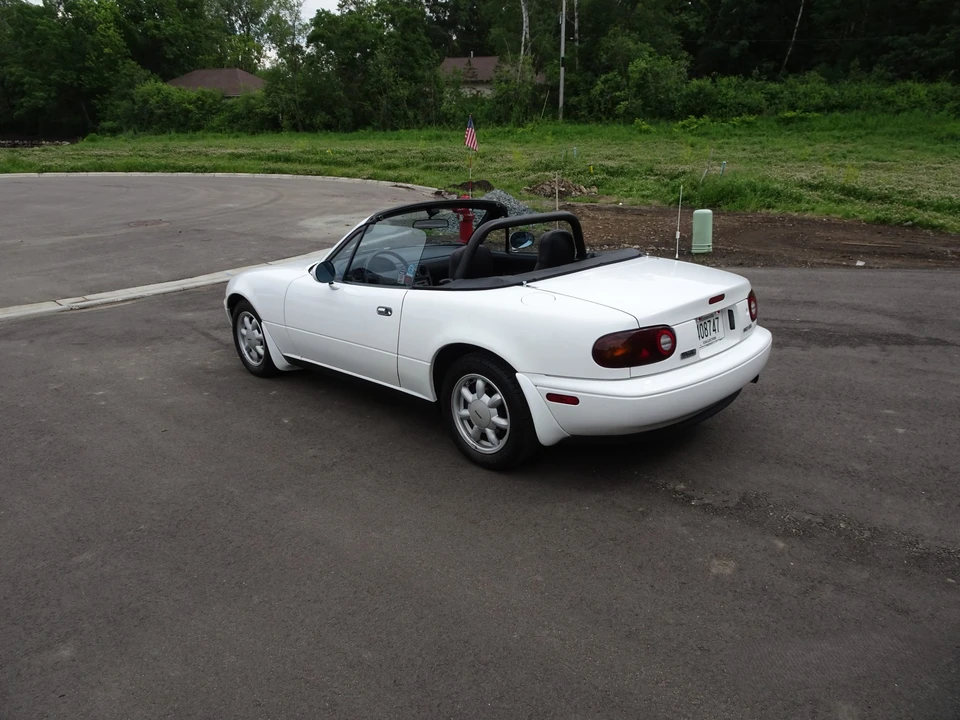 1990 Mazda NA MX-5 Miata - Image 5 of 31