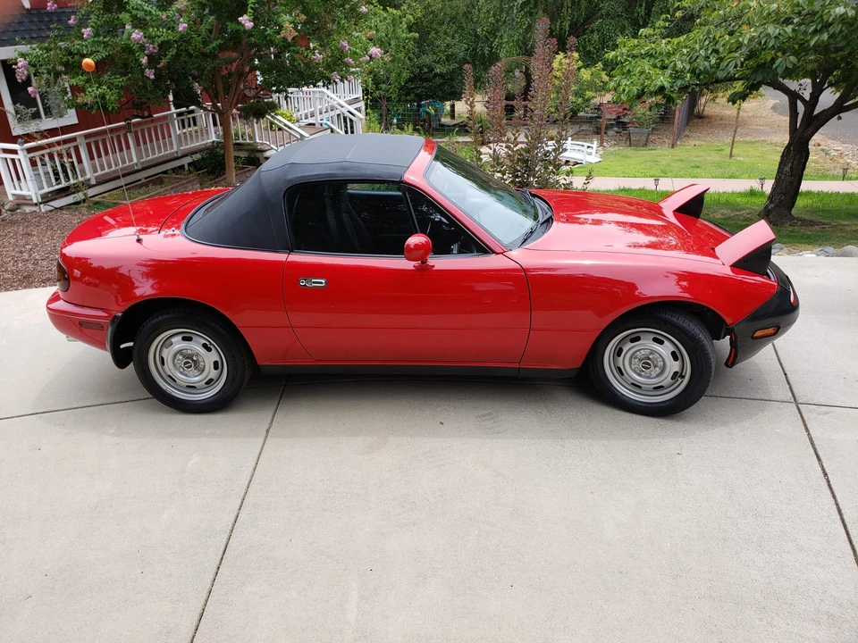1990 Mazda NA MX-5 Miata - Image 26 of 31
