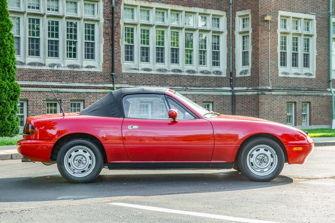 1990 Mazda NA MX-5 Miata - Image 16 of 31