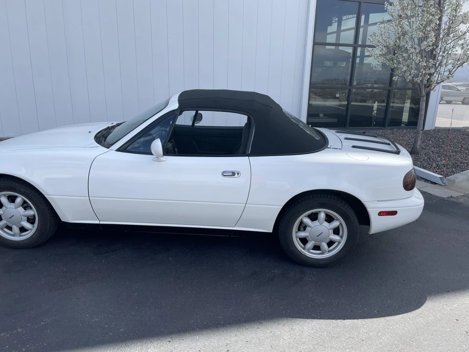 1990 Mazda NA MX-5 Miata - Image 21 of 31