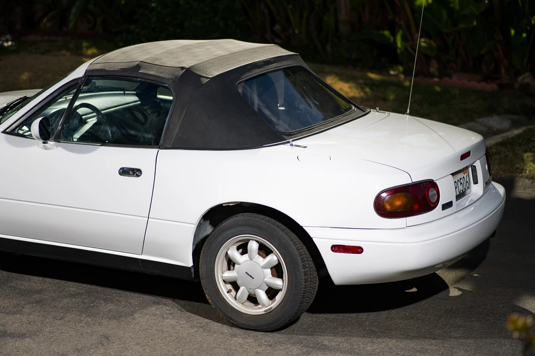 1990 Mazda NA MX-5 Miata - Image 18 of 31