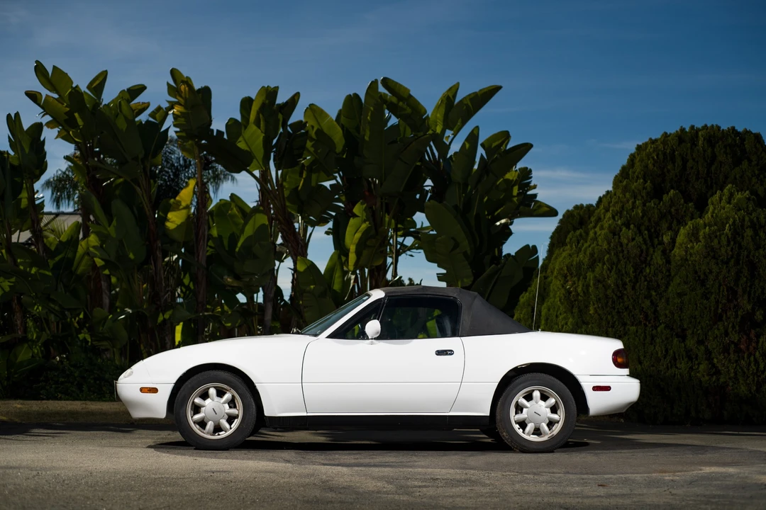 1990 Mazda NA MX-5 Miata - Image 2 of 31