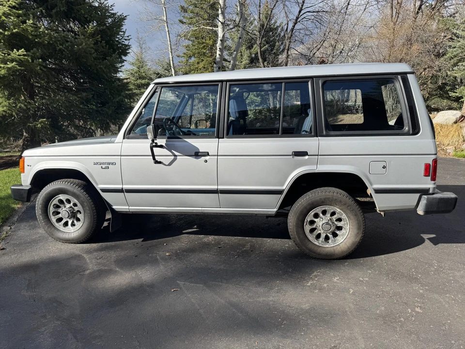 1990 Mitsubishi Pajero/Montero 1st Gen - Image 12 of 31
