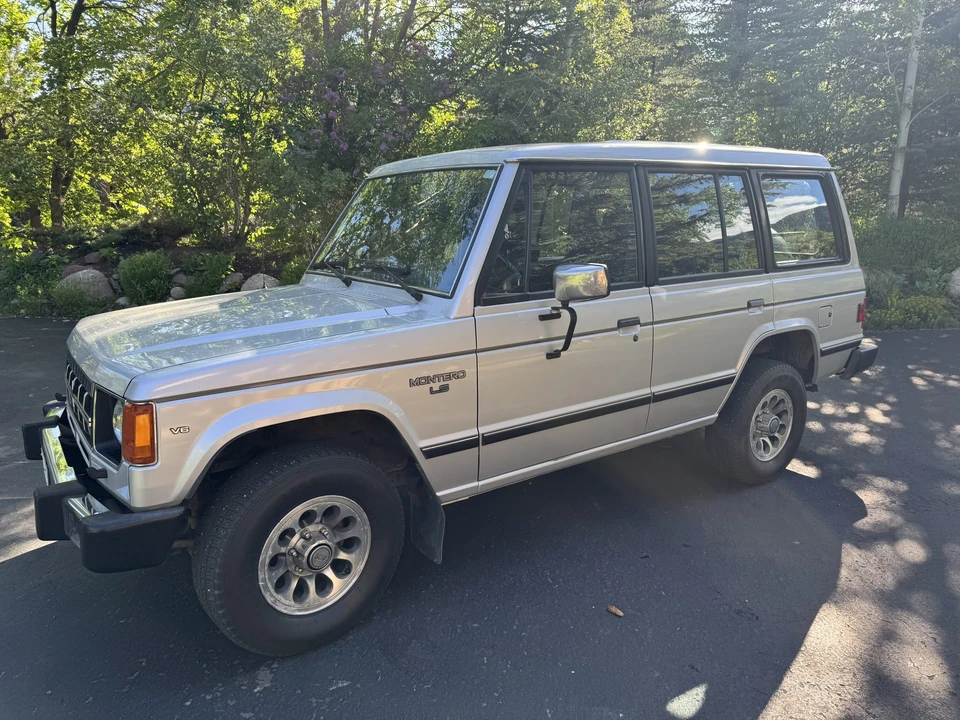 1990 Mitsubishi Pajero/Montero 1st Gen - Image 3 of 31