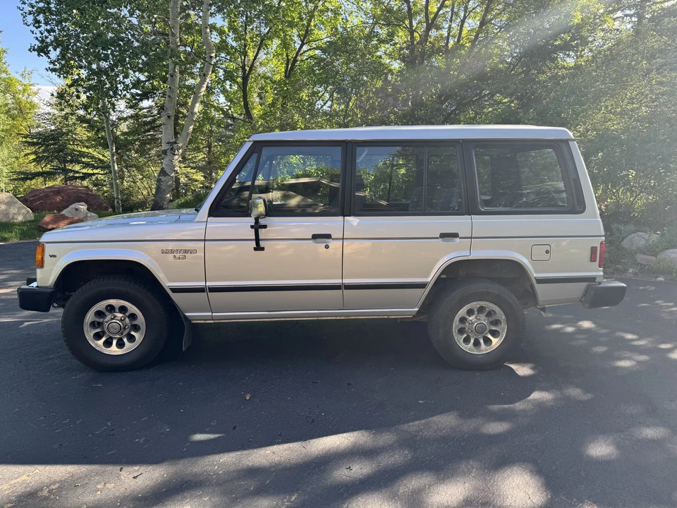 1990 Mitsubishi Pajero/Montero 1st Gen - Image 14 of 31