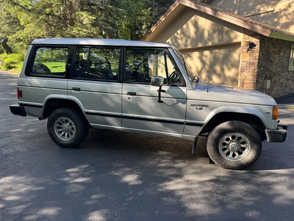 1990 Mitsubishi Pajero/Montero 1st Gen - Image 7 of 31