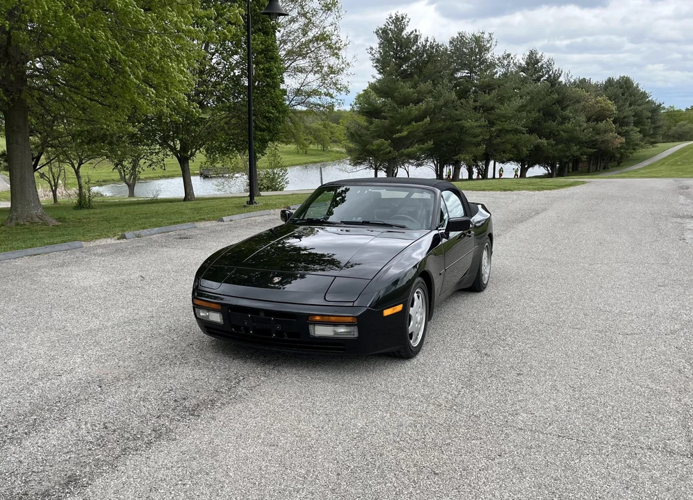 1990 Porsche 944 S2 - Image 2 of 31
