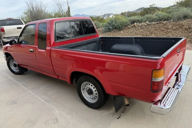 1990 Toyota Hilux 5th Gen - Image 3 of 7