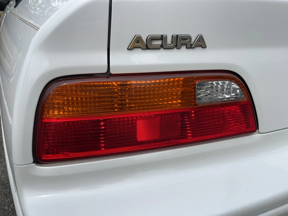1991 Acura Legend 2nd Gen - Image 18 of 31