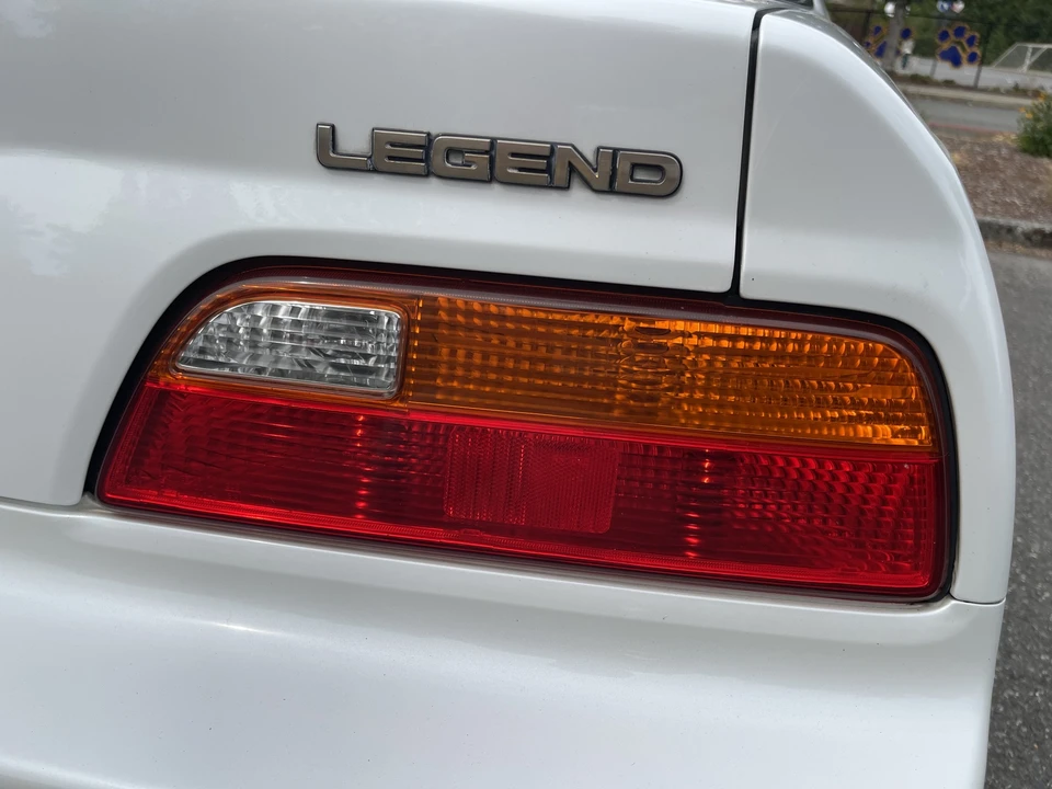 1991 Acura Legend 2nd Gen - Image 19 of 31