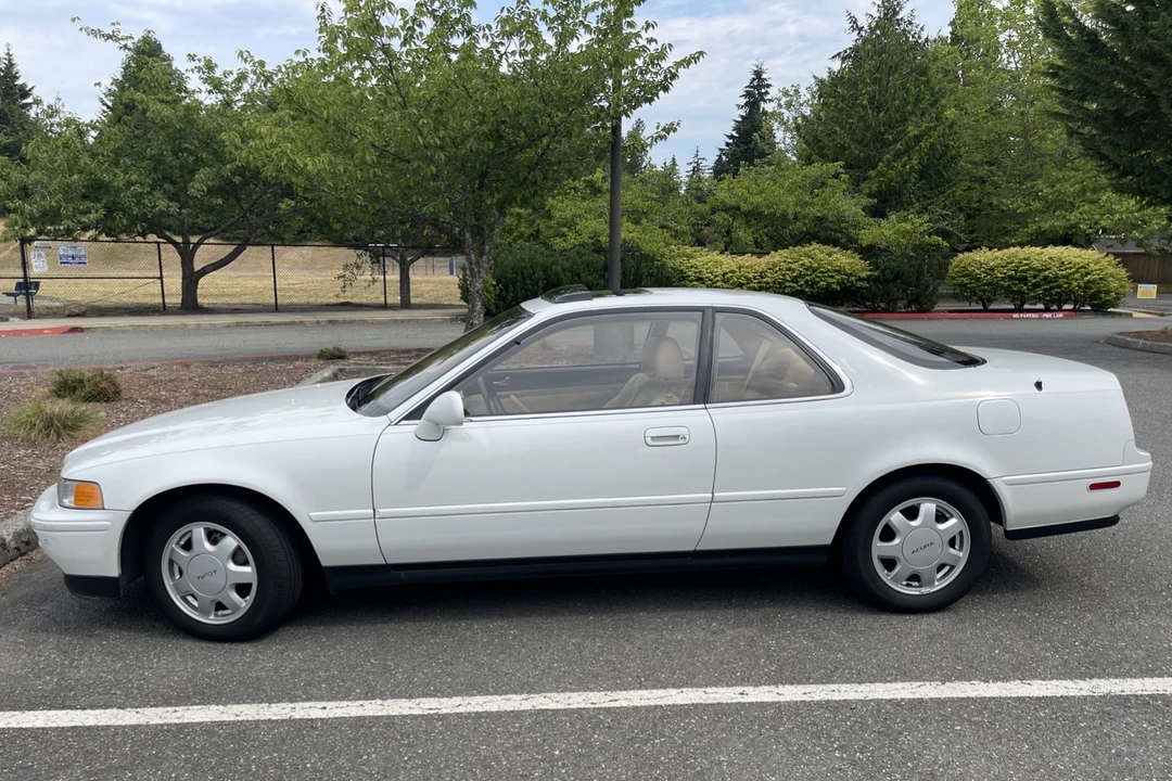 1991 Acura Legend 2nd Gen - Image 8 of 31