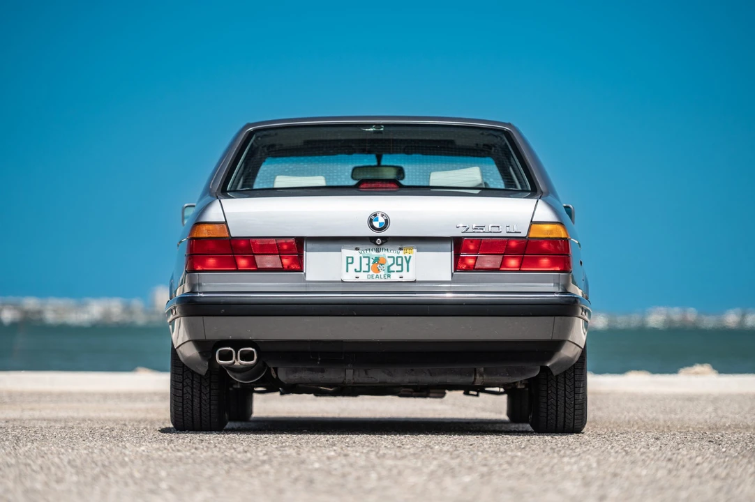1991 BMW E32 7 Series - Image 14 of 31