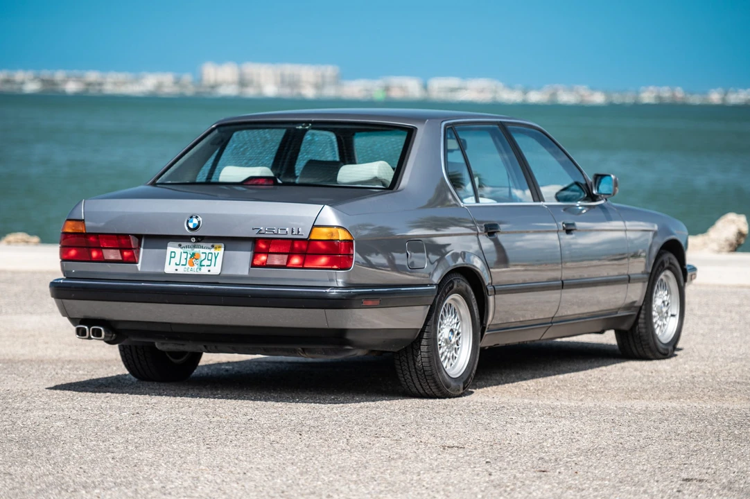 1991 BMW E32 7 Series - Image 11 of 31