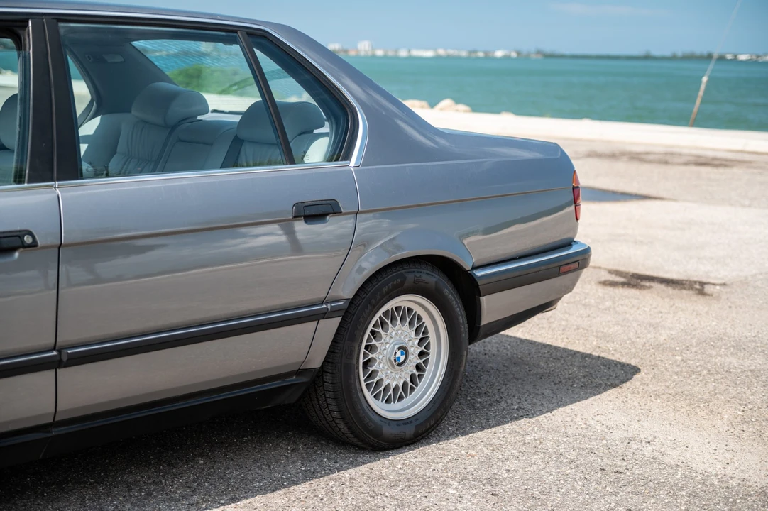 1991 BMW E32 7 Series - Image 29 of 31
