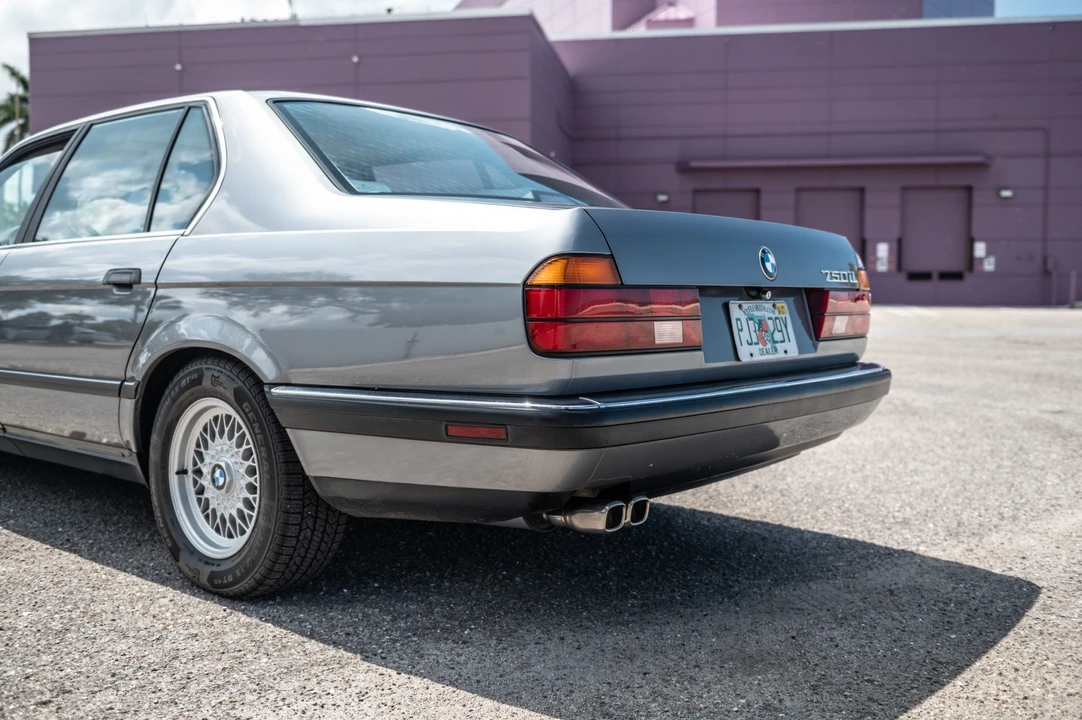 1991 BMW E32 7 Series - Image 30 of 31