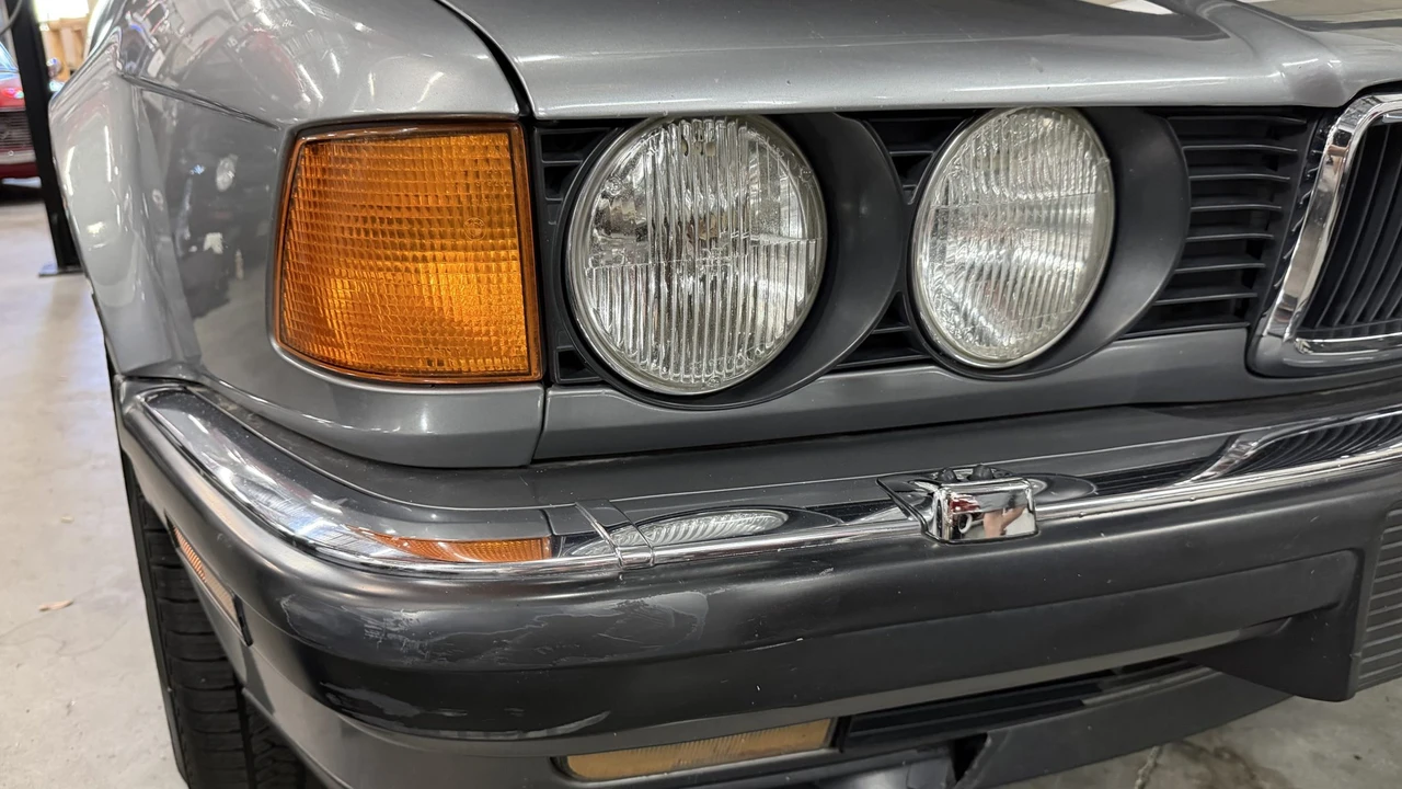 1991 BMW E32 7 Series - Image 23 of 31