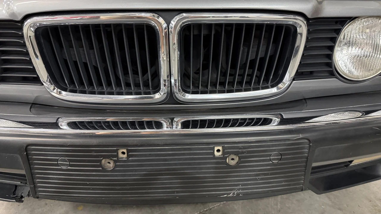 1991 BMW E32 7 Series - Image 22 of 31