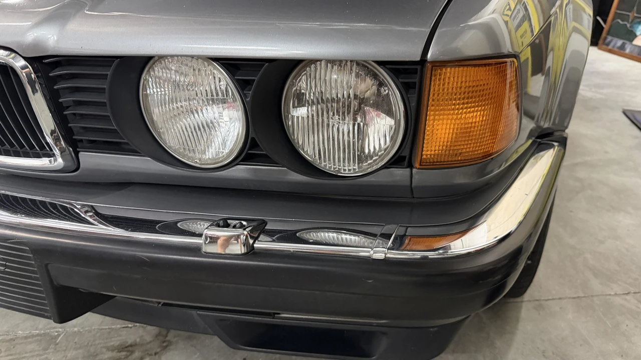 1991 BMW E32 7 Series - Image 24 of 31