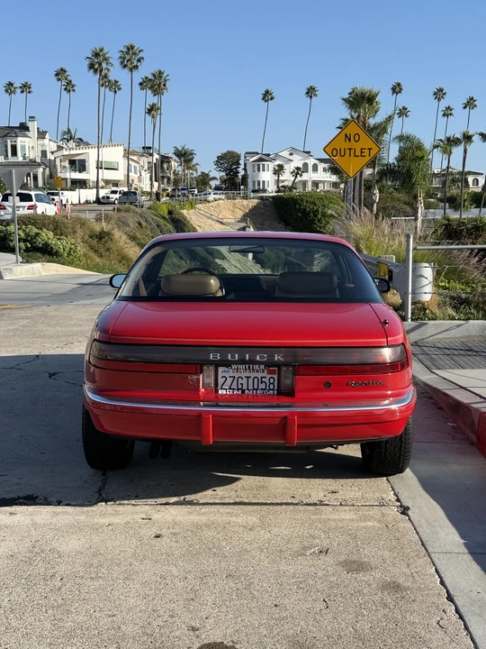 1991 Buick Reatta - Image 25 of 31