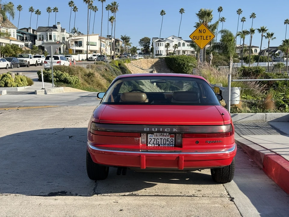 1991 Buick Reatta - Image 24 of 31