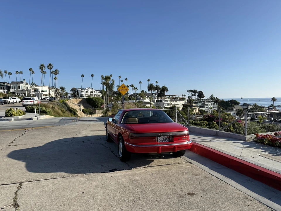 1991 Buick Reatta - Image 21 of 31