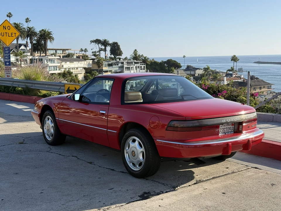 1991 Buick Reatta - Image 20 of 31
