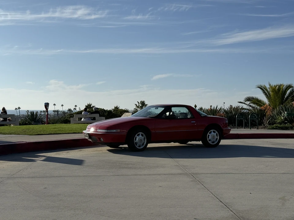 1991 Buick Reatta - Image 10 of 31
