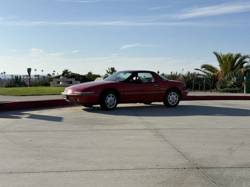 1991 Buick Reatta - Image 11 of 31