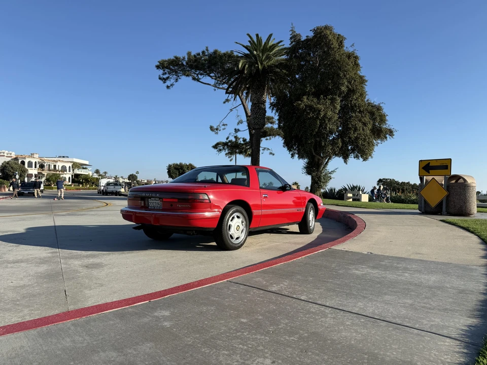 1991 Buick Reatta - Image 31 of 31