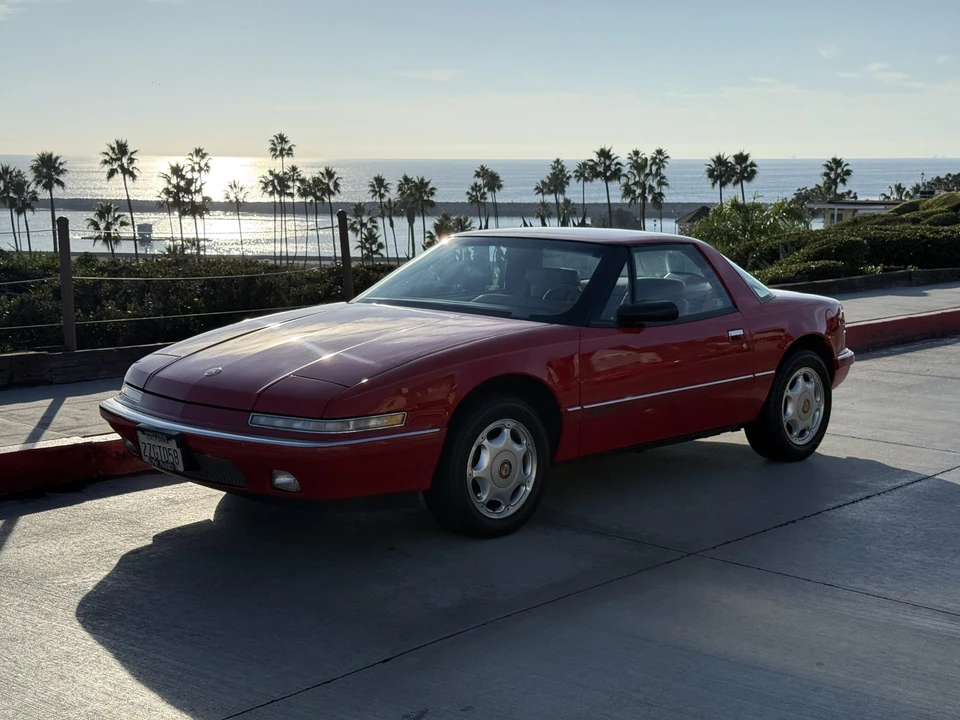 1991 Buick Reatta - Image 6 of 31