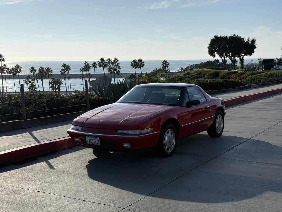 1991 Buick Reatta - Image 9 of 31