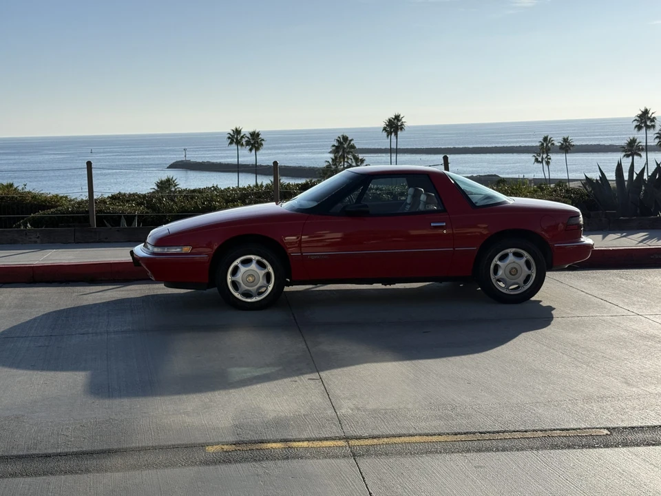 1991 Buick Reatta - Image 14 of 31