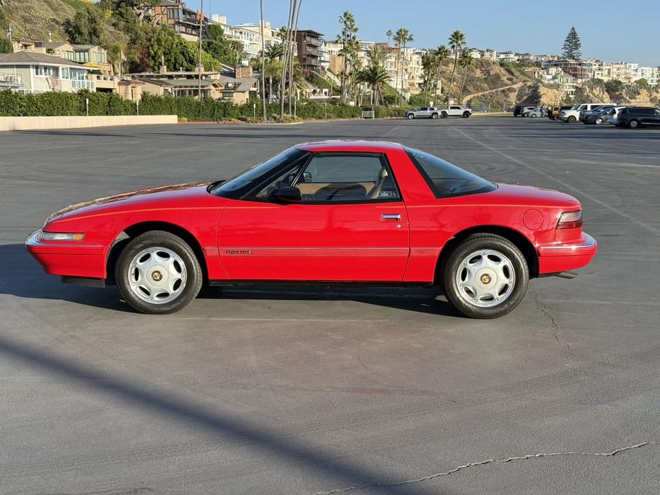 1991 Buick Reatta - Image 18 of 31