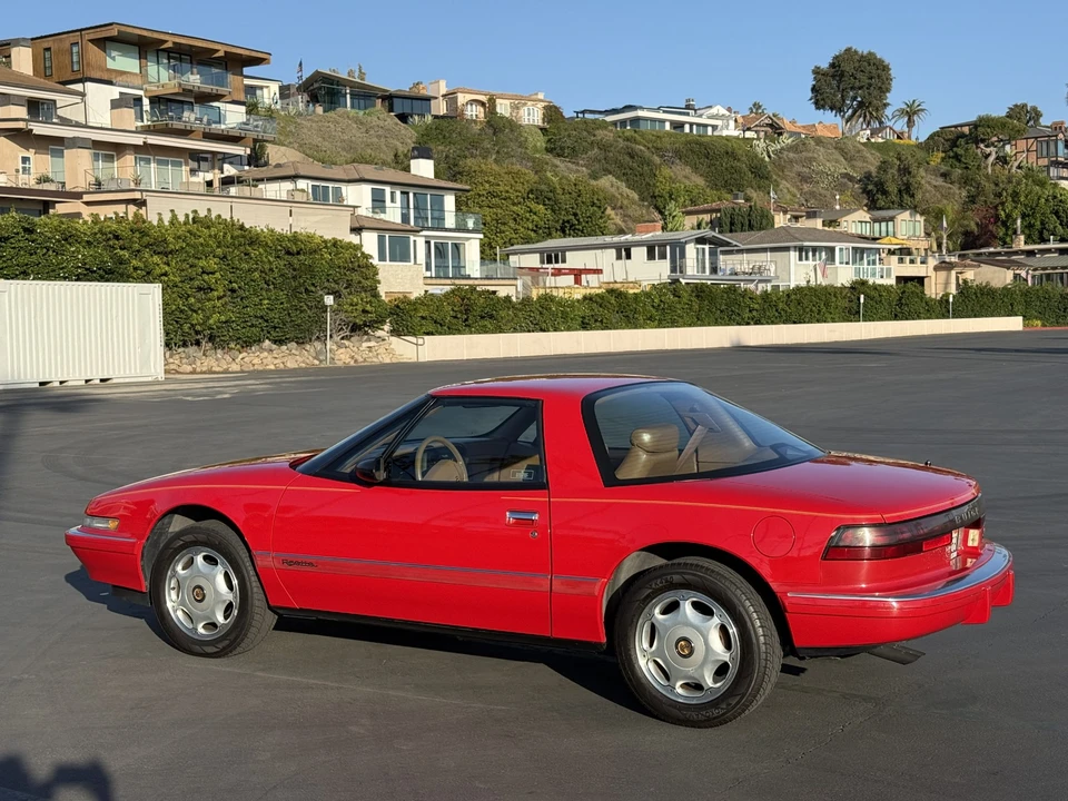 1991 Buick Reatta - Image 19 of 31