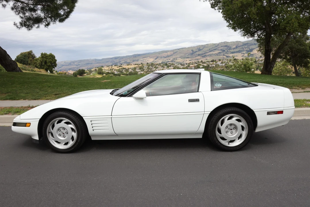 1991 Chevrolet Corvette C4 ZR1 - Image 5 of 31