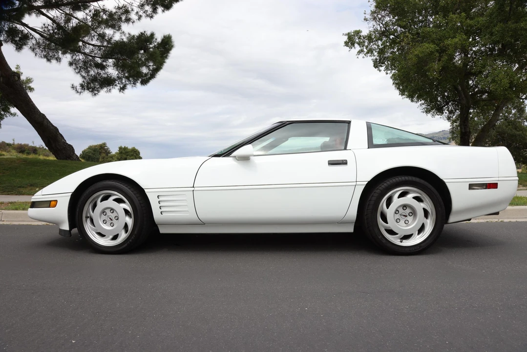 1991 Chevrolet Corvette C4 ZR1 - Image 6 of 31