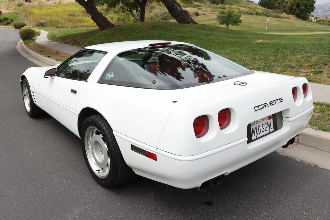 1991 Chevrolet Corvette C4 ZR1 - Image 8 of 31