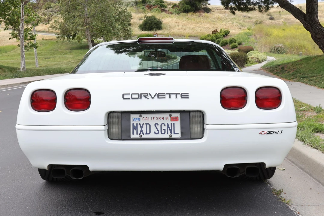 1991 Chevrolet Corvette C4 ZR1 - Image 9 of 31