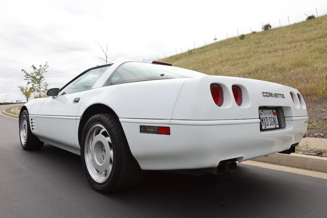 1991 Chevrolet Corvette C4 ZR1 - Image 7 of 31