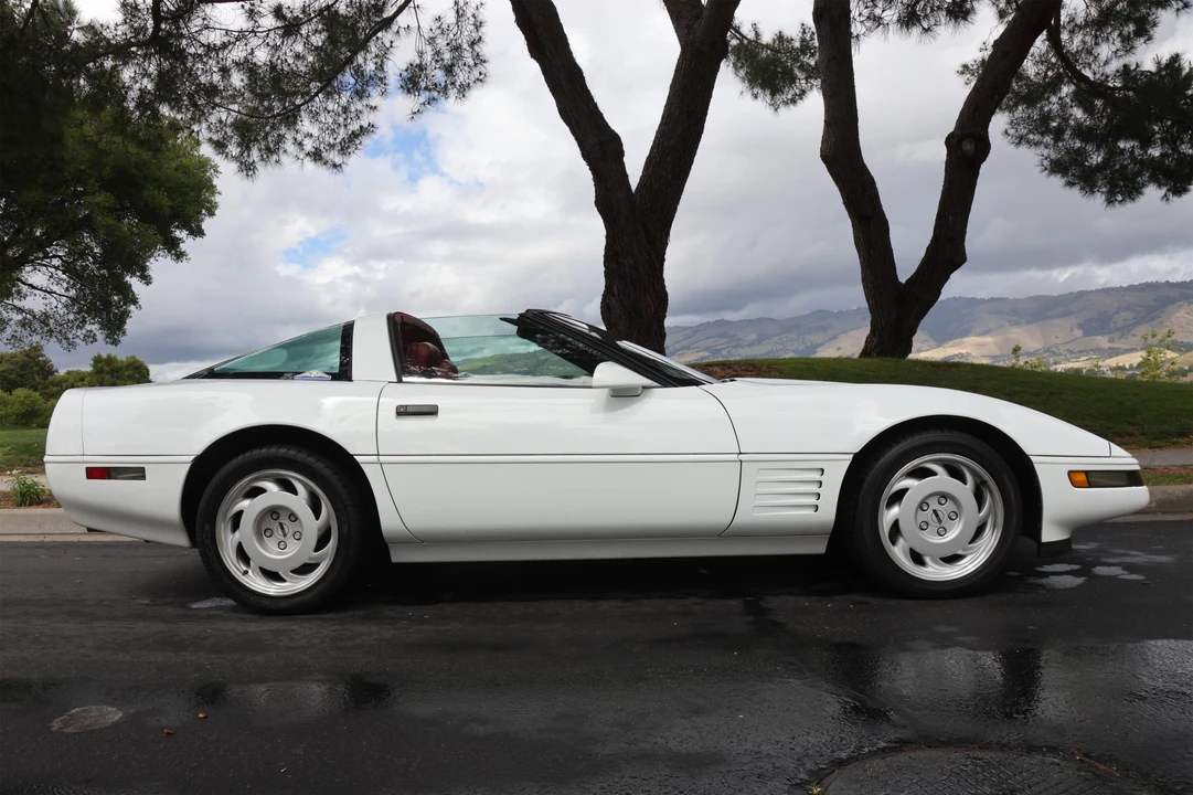 1991 Chevrolet Corvette C4 ZR1 - Image 12 of 31
