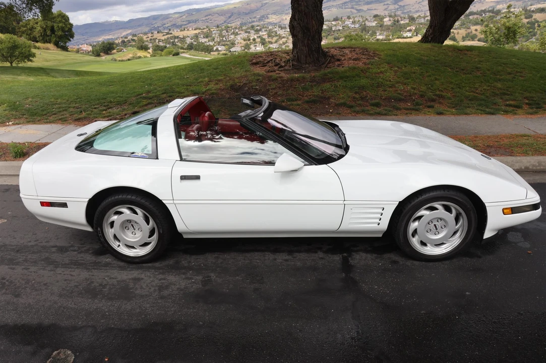 1991 Chevrolet Corvette C4 ZR1 - Image 13 of 31