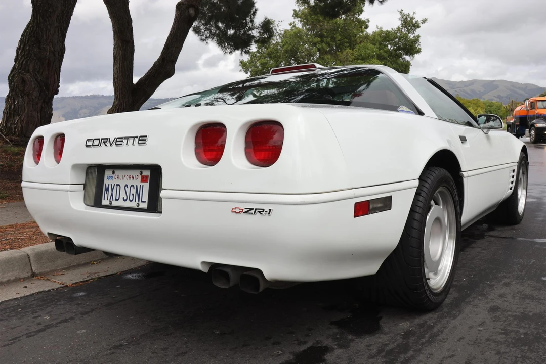 1991 Chevrolet Corvette C4 ZR1 - Image 11 of 31