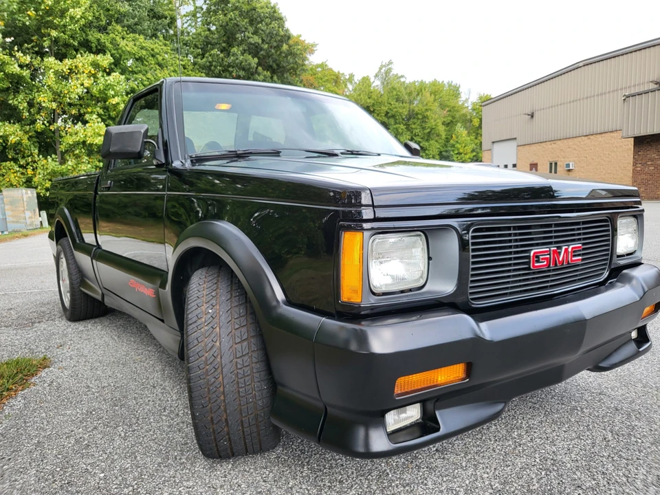 1991 GMC Syclone - Image 2 of 31