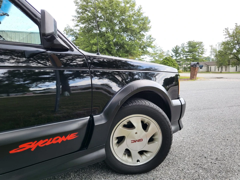 1991 GMC Syclone - Image 16 of 31